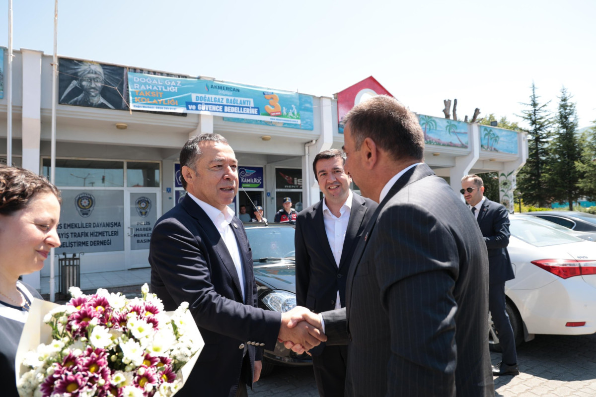 Vali Hacıbektaşoğlu, Çaydeğirmeni Belediye Başkanı Gebeş'i Ziyaret Etti