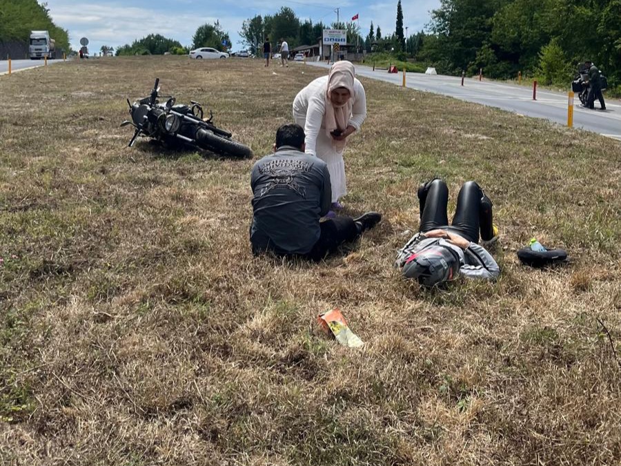 Ereğli-Zonguldak Yolunda Motosiklet Kazası: 2 Yaralı!