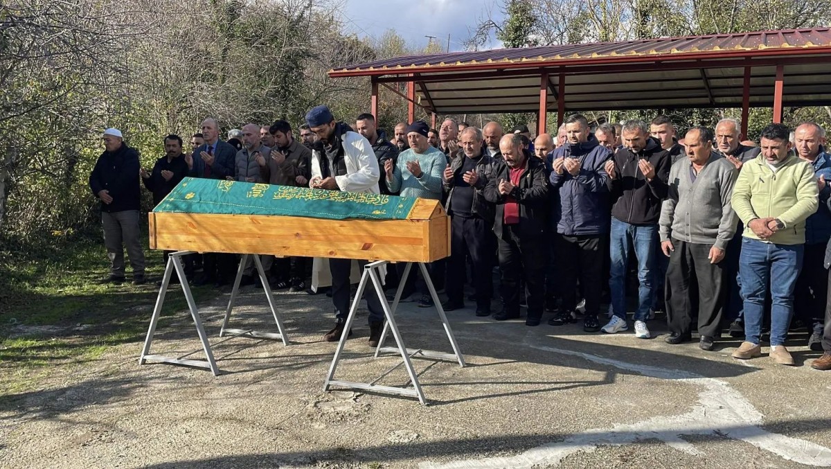 Minik Sarp gözyaşlarıyla toprağa verildi